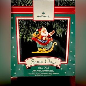 1992 Hallmark Keepsake Ornament Santa Claus